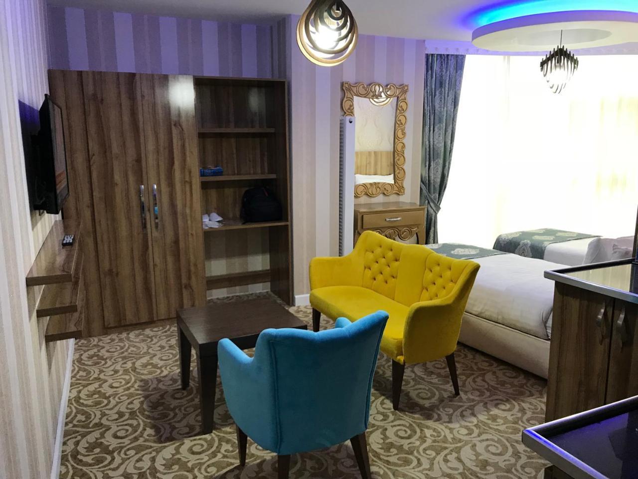 Crystall Hotel Van Buitenkant foto